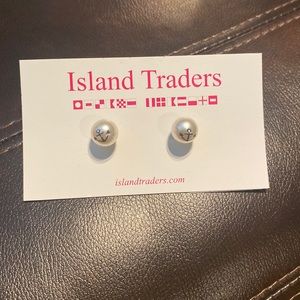 NWT Island Traders Anchor Pearl Earrings